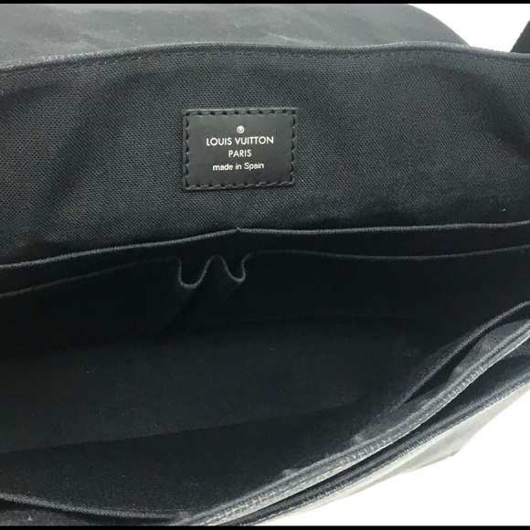 Louis Vuitton Damier Graphite Messenger MM - Picture 7 of 8